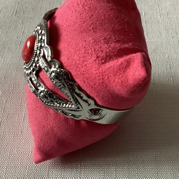 Red Colored Stone Silver Tone Cuff - Picture 3 of 5